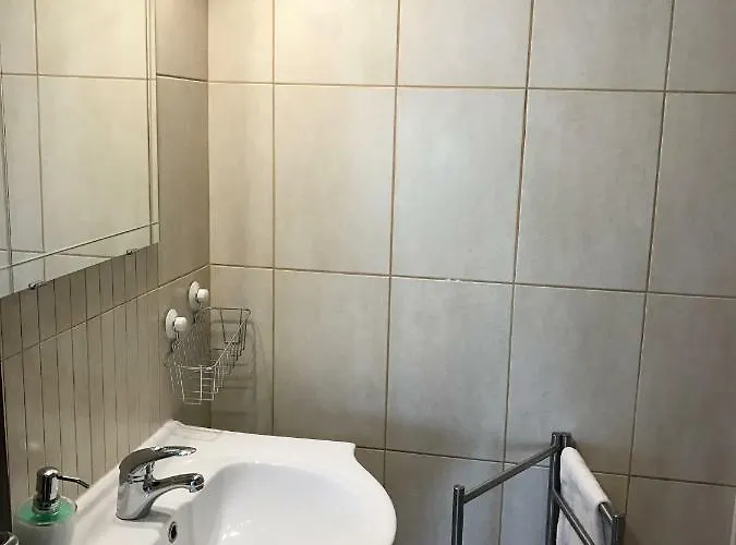 Breezy Nest By Ithouse