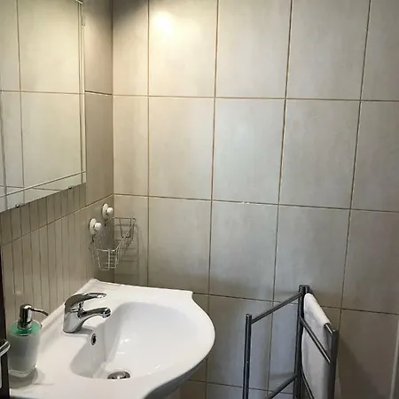 Breezy Nest By Ithouse